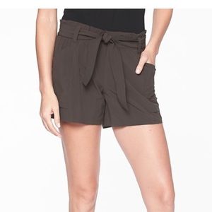 Athleta Skyline Short Arbor Olive NWT